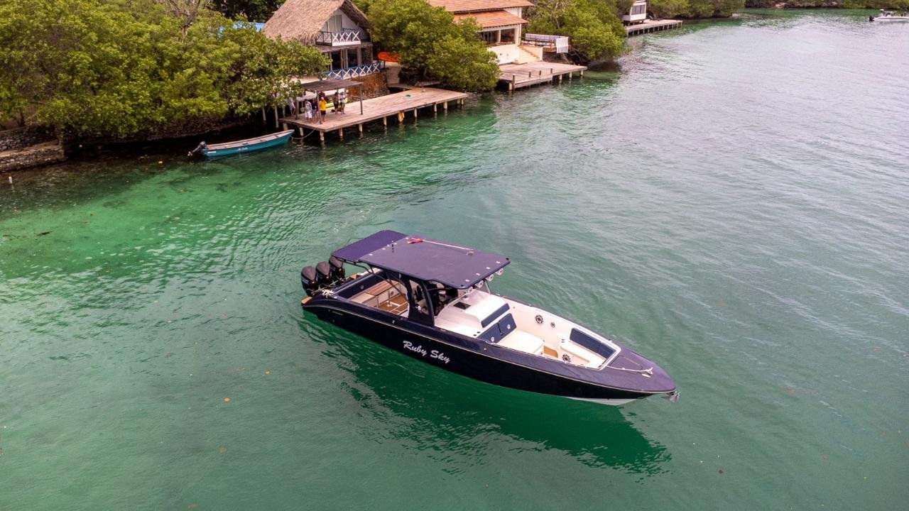 BOTE DEPORTIVO RUBI SKY 41 FT CARTAGENA